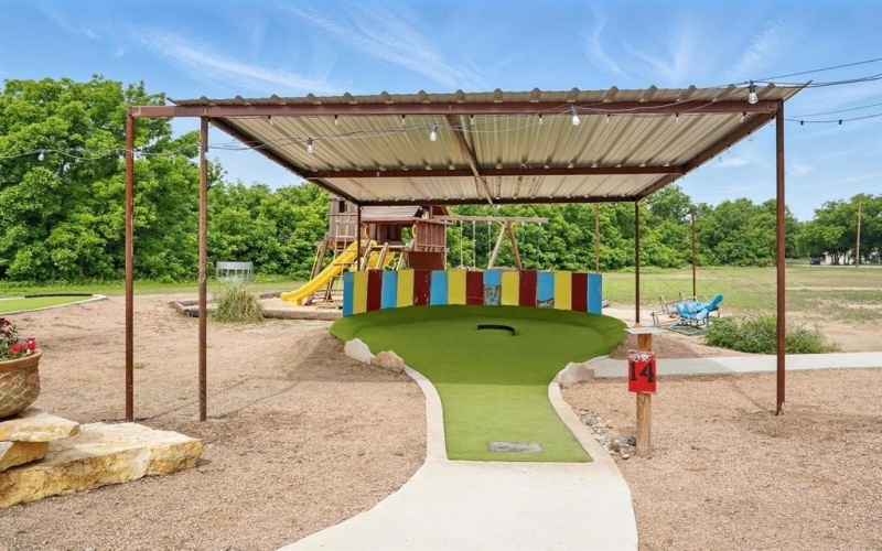 516 E Liveoak, Coleman, TX 76834, ,Commercial Sale,En Venta,516 E Liveoak,20940057