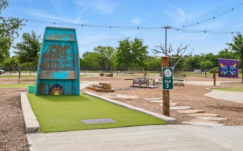 516 E Liveoak, Coleman, TX 76834, ,Commercial Sale,En Venta,516 E Liveoak,20940057