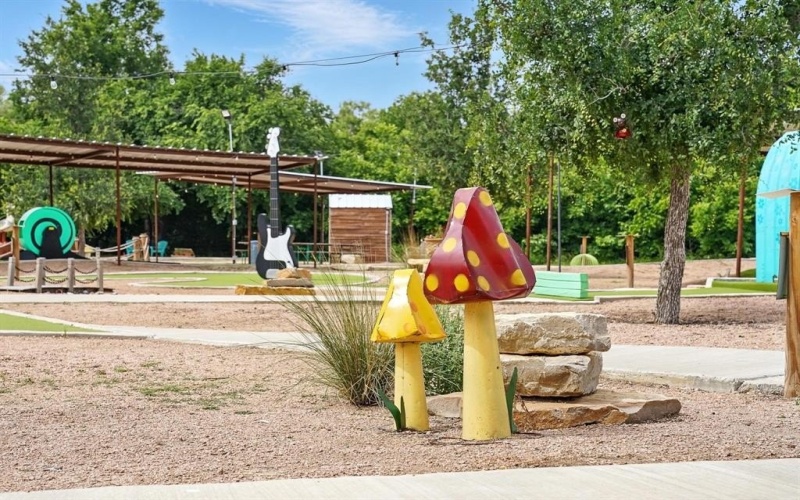 516 E Liveoak, Coleman, TX 76834, ,Commercial Sale,En Venta,516 E Liveoak,20940057