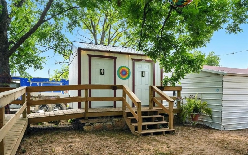 516 E Liveoak, Coleman, TX 76834, ,Commercial Sale,En Venta,516 E Liveoak,20940057