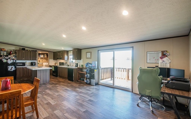 978 Redbird Lane, Bowie, TX 76230, 4 Habitaciones Habitaciones , ,2 BañosBaños,Residential,En Venta,978 Redbird Lane,20940135