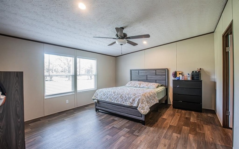 978 Redbird Lane, Bowie, TX 76230, 4 Habitaciones Habitaciones , ,2 BañosBaños,Residential,En Venta,978 Redbird Lane,20940135