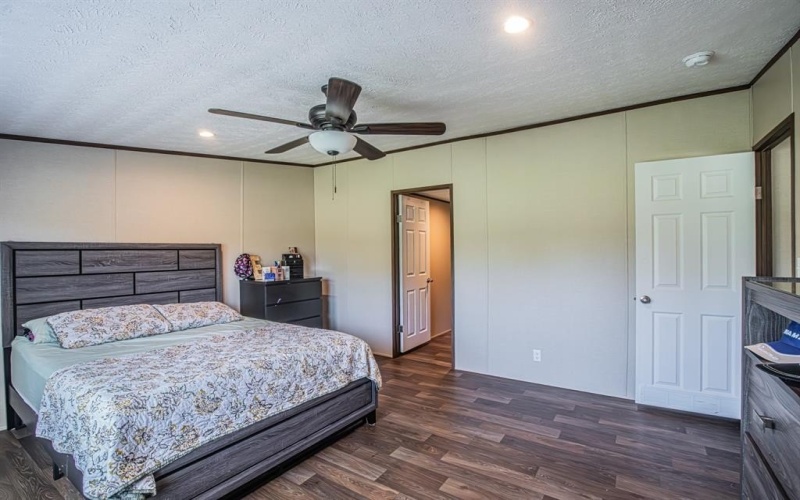 978 Redbird Lane, Bowie, TX 76230, 4 Habitaciones Habitaciones , ,2 BañosBaños,Residential,En Venta,978 Redbird Lane,20940135