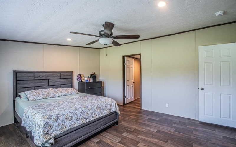 978 Redbird Lane, Bowie, TX 76230, 4 Habitaciones Habitaciones , ,2 BañosBaños,Residential,En Venta,978 Redbird Lane,20940135