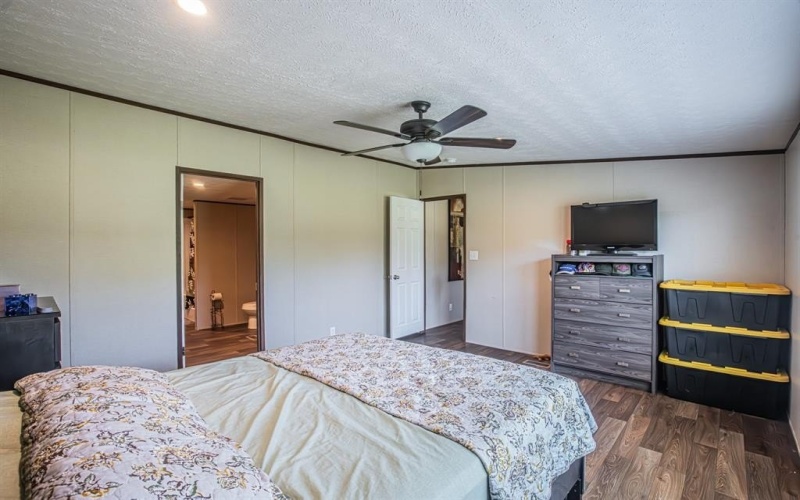 978 Redbird Lane, Bowie, TX 76230, 4 Habitaciones Habitaciones , ,2 BañosBaños,Residential,En Venta,978 Redbird Lane,20940135
