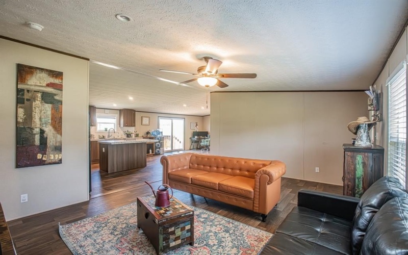 978 Redbird Lane, Bowie, TX 76230, 4 Habitaciones Habitaciones , ,2 BañosBaños,Residential,En Venta,978 Redbird Lane,20940135
