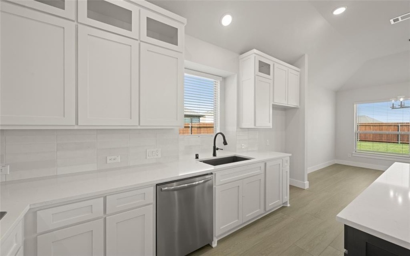 2413 Park Oaks, Midlothian, TX 76065, 4 Bedrooms Bedrooms, ,5 BathroomsBathrooms,Residential,For Sale,2413 Park Oaks,0,20940219