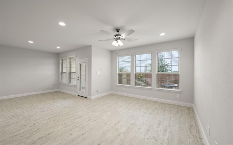 648 Sandiford, Mansfield, TX 76063, 3 Bedrooms Bedrooms, ,2 BathroomsBathrooms,Residential,For Sale,648 Sandiford,20940226