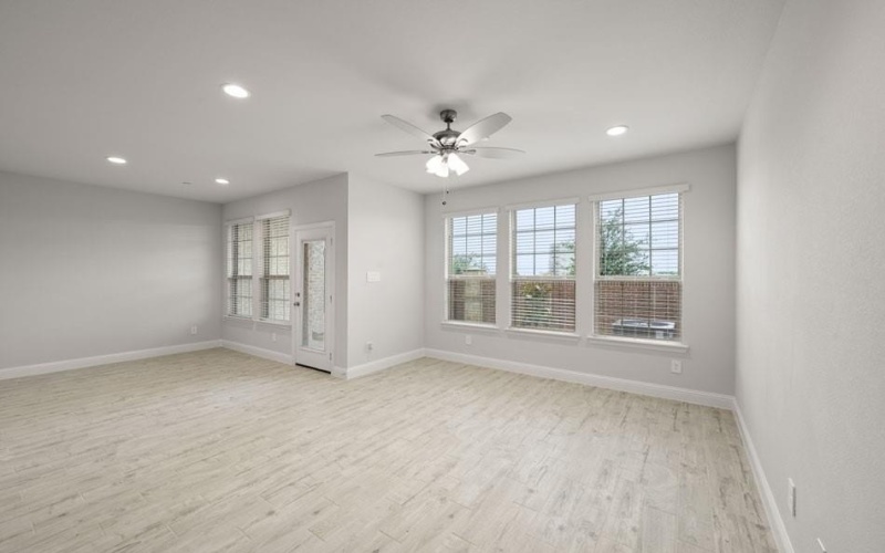 648 Sandiford, Mansfield, TX 76063, 3 Bedrooms Bedrooms, ,2 BathroomsBathrooms,Residential,For Sale,648 Sandiford,20940226