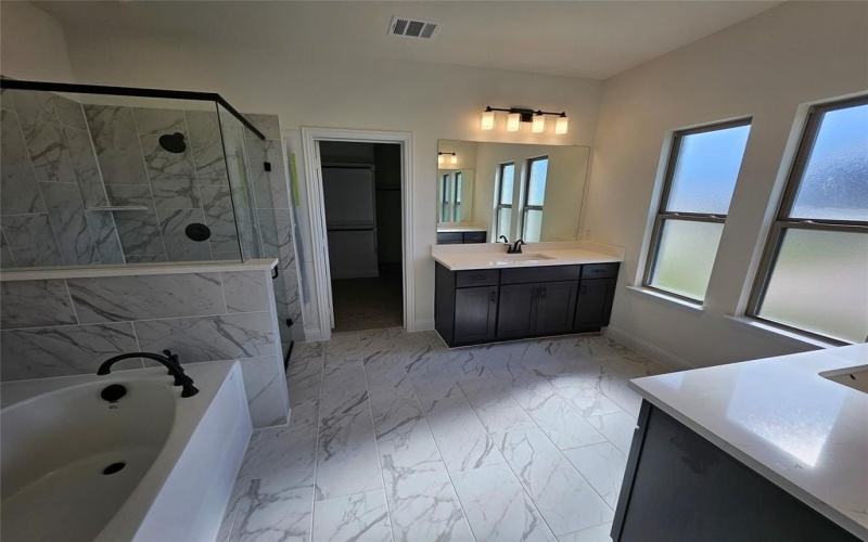 320 Magnolia Court, Trenton, TX 75490, 5 Bedrooms Bedrooms, ,5 BathroomsBathrooms,Residential,For Sale,320 Magnolia Court,0,20940288