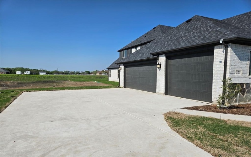 320 Magnolia Court, Trenton, TX 75490, 5 Bedrooms Bedrooms, ,5 BathroomsBathrooms,Residential,For Sale,320 Magnolia Court,0,20940288