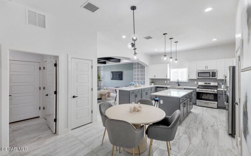 10705 Troy Aikman Drive, El Paso, TX 79924, 4 Habitaciones Habitaciones , ,2 BañosBaños,Residential,En Venta,10705 Troy Aikman Drive,922802