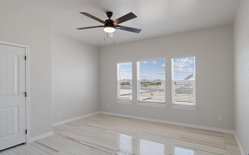 1007 Buffalo Gap, Del Rio, TX 78840, 4 Habitaciones Habitaciones , ,2 BañosBaños,Residential,En Venta,1007 Buffalo Gap,207068