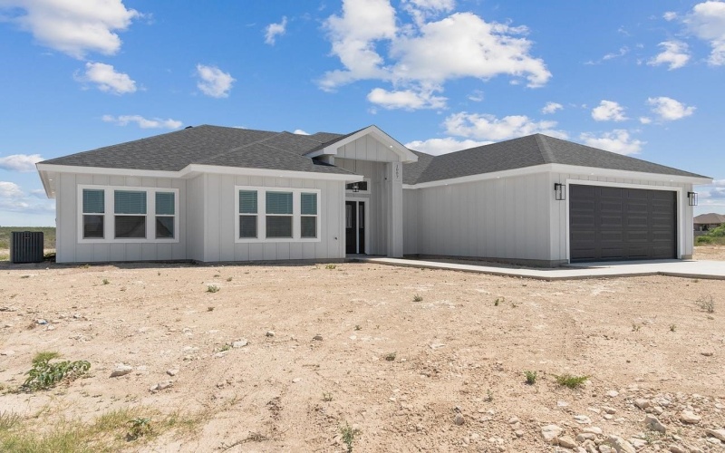 1007 Buffalo Gap, Del Rio, TX 78840, 4 Habitaciones Habitaciones , ,2 BañosBaños,Residential,En Venta,1007 Buffalo Gap,207068