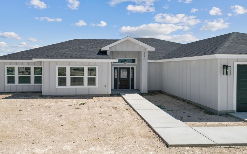 1007 Buffalo Gap, Del Rio, TX 78840, 4 Habitaciones Habitaciones , ,2 BañosBaños,Residential,En Venta,1007 Buffalo Gap,207068