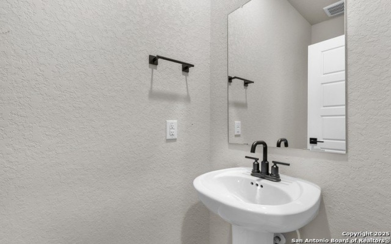 6610 Lowrie Block, San Antonio, TX 78239, 4 Bedrooms Bedrooms, ,3 BathroomsBathrooms,Residential,For Sale,6610 Lowrie Block,1868198