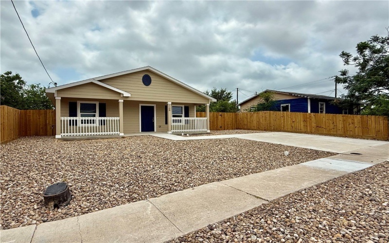 1108 N Staples Street, Corpus Christi, TX 78401, 3 Habitaciones Habitaciones , ,2 BañosBaños,Residential,En Venta,1108 N Staples Street,459383