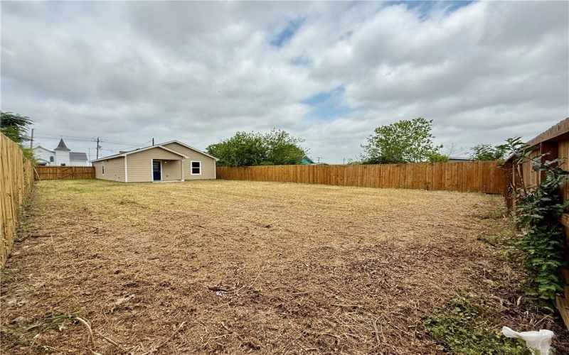1108 N Staples Street, Corpus Christi, TX 78401, 3 Habitaciones Habitaciones , ,2 BañosBaños,Residential,En Venta,1108 N Staples Street,459383