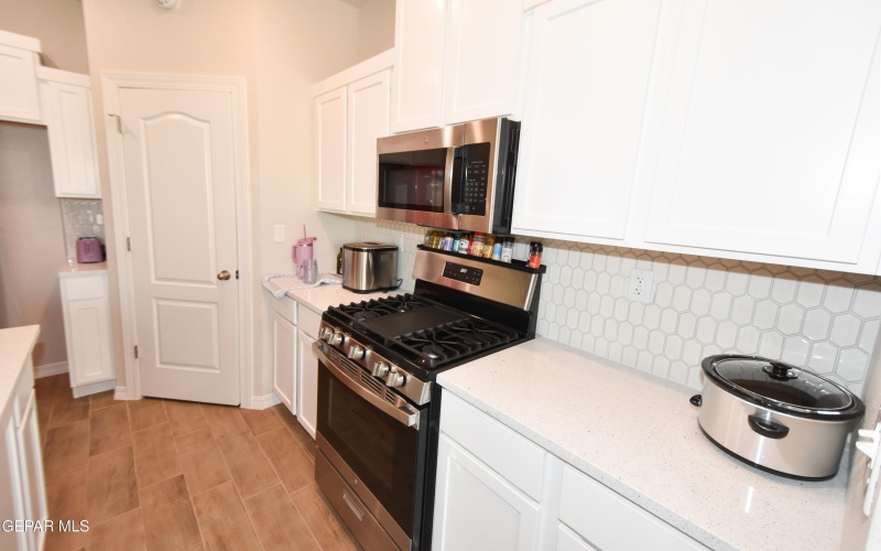 51117 Desert Sunflower Avenue, El Paso, TX 79934, 4 Habitaciones Habitaciones , ,2 BañosBaños,Residential,En Venta,51117 Desert Sunflower Avenue,922870