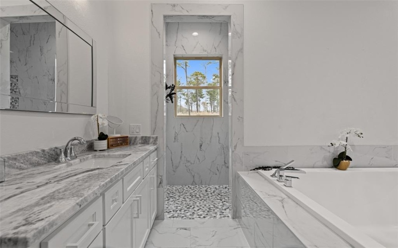 275 Cottonwood Circle, Longview, TX 75605, 4 Habitaciones Habitaciones , ,3 BañosBaños,Residential,En Venta,275 Cottonwood Circle,20930356