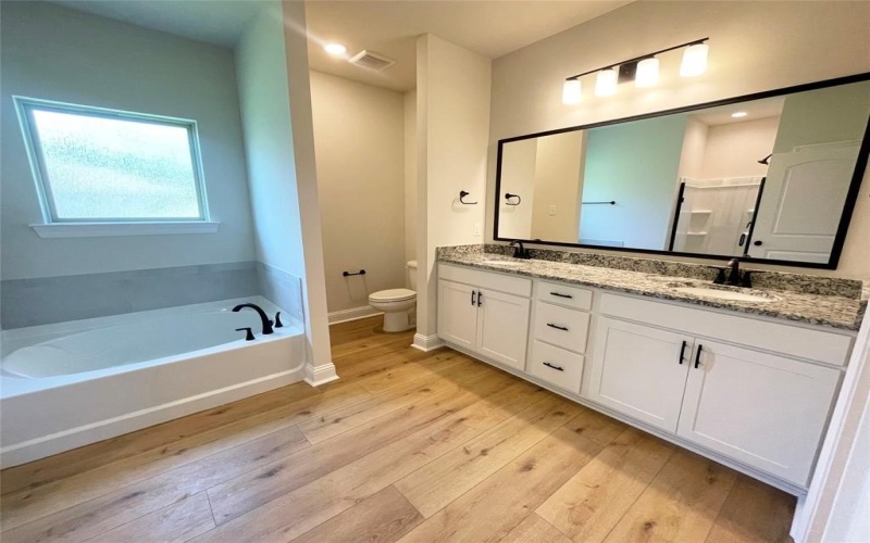 731 Venecia Drive, Bossier City, LA 71111, 3 Bedrooms Bedrooms, ,2 BathroomsBathrooms,Residential,For Sale,731 Venecia Drive,0,20940864