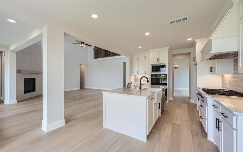 1804 Flowerfield Lane, Mansfield, TX 76063, 4 Habitaciones Habitaciones , ,5 BañosBaños,Residential,En Venta,1804 Flowerfield Lane,20941184