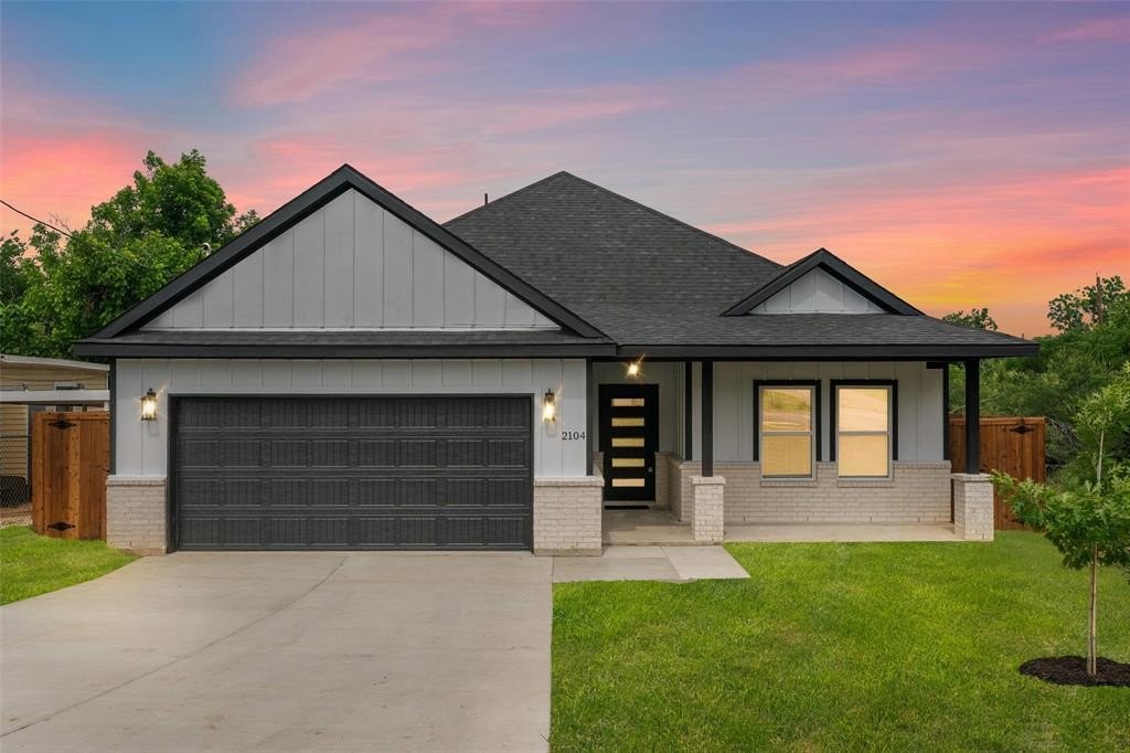 2104 Danner Street, Fort Worth, TX 76105, 4 Bedrooms Bedrooms, ,2 BathroomsBathrooms,Residential,For Sale,2104 Danner Street,20941377