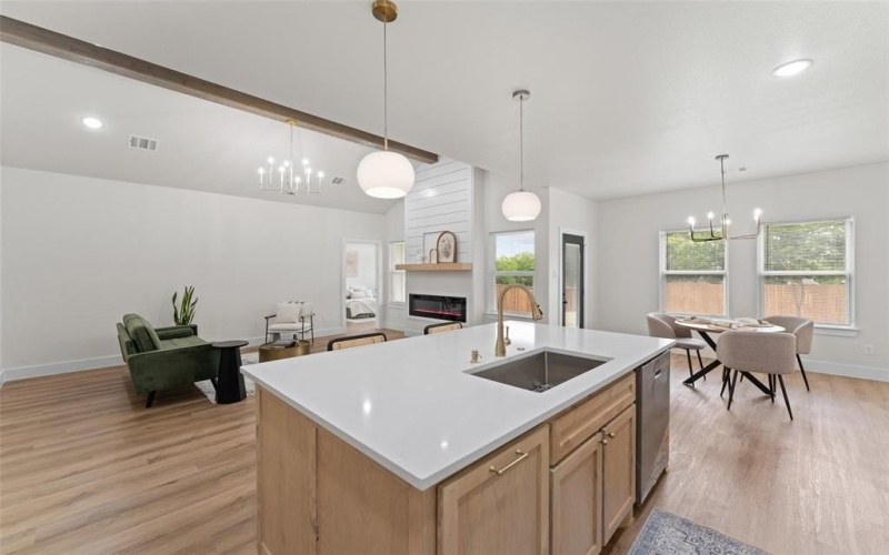 2104 Danner Street, Fort Worth, TX 76105, 4 Bedrooms Bedrooms, ,2 BathroomsBathrooms,Residential,For Sale,2104 Danner Street,20941377