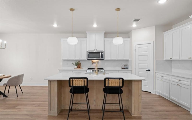 2104 Danner Street, Fort Worth, TX 76105, 4 Bedrooms Bedrooms, ,2 BathroomsBathrooms,Residential,For Sale,2104 Danner Street,20941377