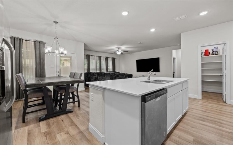 3732 Avenue J, Fort Worth, TX 76105, 3 Habitaciones Habitaciones , ,2 BañosBaños,Residential,En Venta,3732 Avenue J,20941659