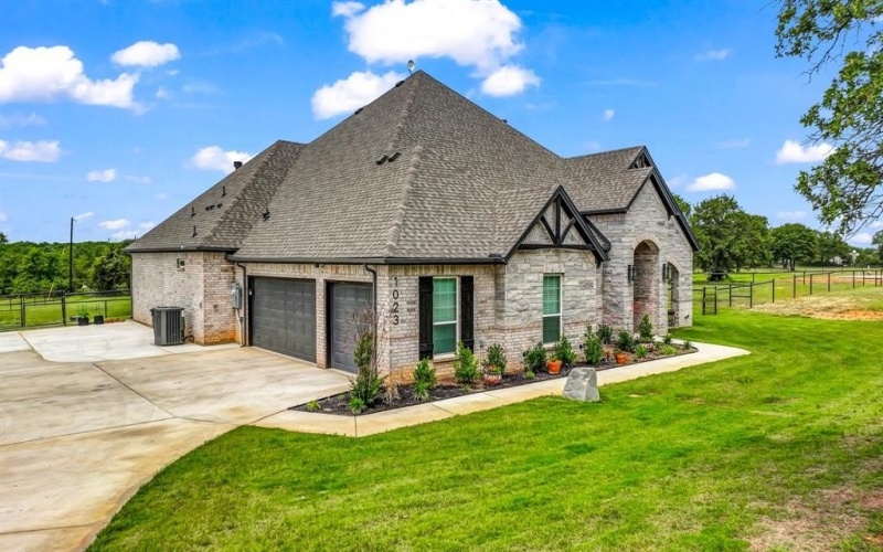1023 Arbor Hills Court, Poolville, TX 76487, 4 Habitaciones Habitaciones , ,3 BañosBaños,Residential,En Venta,1023 Arbor Hills Court,20939412