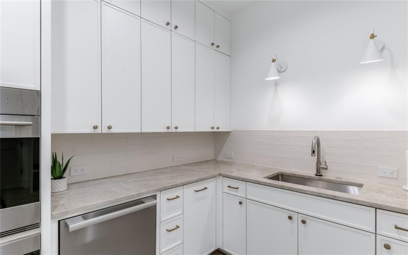 8404 Swananoah Road, Dallas, TX 75209, 5 Bedrooms Bedrooms, ,6 BathroomsBathrooms,Residential,For Sale,8404 Swananoah Road,20939609
