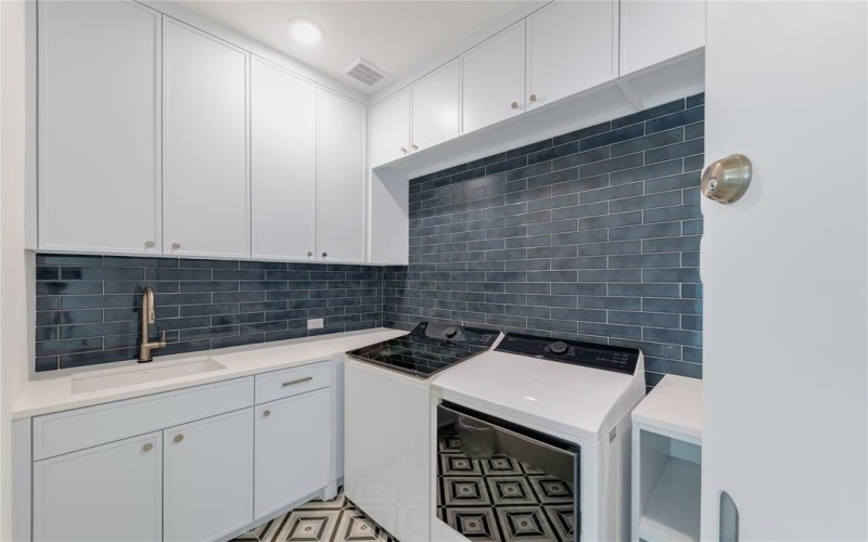 8404 Swananoah Road, Dallas, TX 75209, 5 Bedrooms Bedrooms, ,6 BathroomsBathrooms,Residential,For Sale,8404 Swananoah Road,20939609