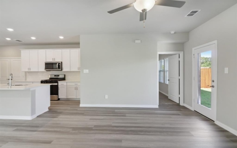 951 Dayflower Court, Lavon, TX 75166, 4 Habitaciones Habitaciones , ,2 BañosBaños,Residential,En Venta,951 Dayflower Court,20940798