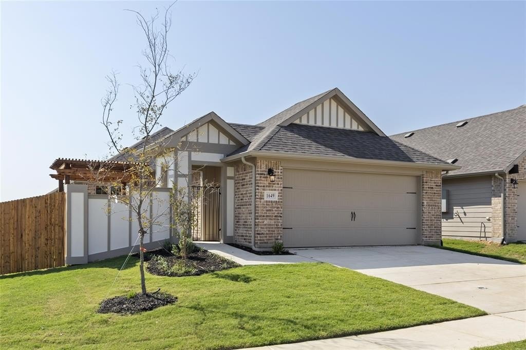 1649 Edgeway Drive, Aubrey, TX 76227, 3 Bedrooms Bedrooms, ,2 BathroomsBathrooms,Residential,For Sale,1649 Edgeway Drive,20941922