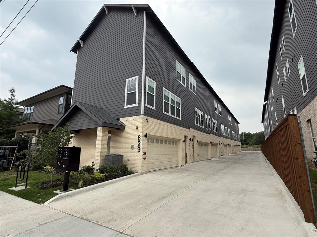 629 N Tyler Street #101-108, Dallas, TX 75208, ,Commercial Sale,En Venta,629 N Tyler Street,20943117