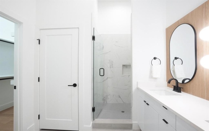 629 N Tyler Street #101-108, Dallas, TX 75208, ,Commercial Sale,En Venta,629 N Tyler Street,20943117