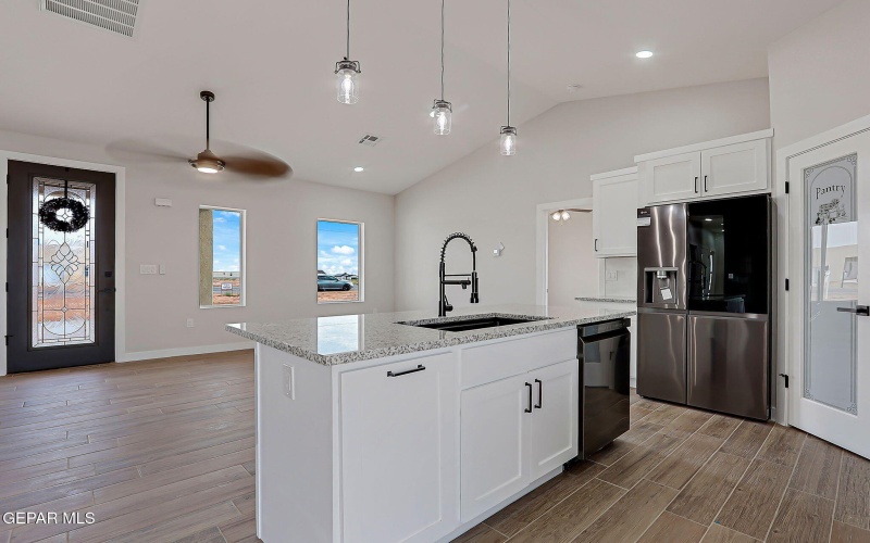 1353 Thar Desert Drive, Chaparral, NM 88081, 3 Habitaciones Habitaciones , ,2 BañosBaños,Residential,En Venta,1353 Thar Desert Drive,907900