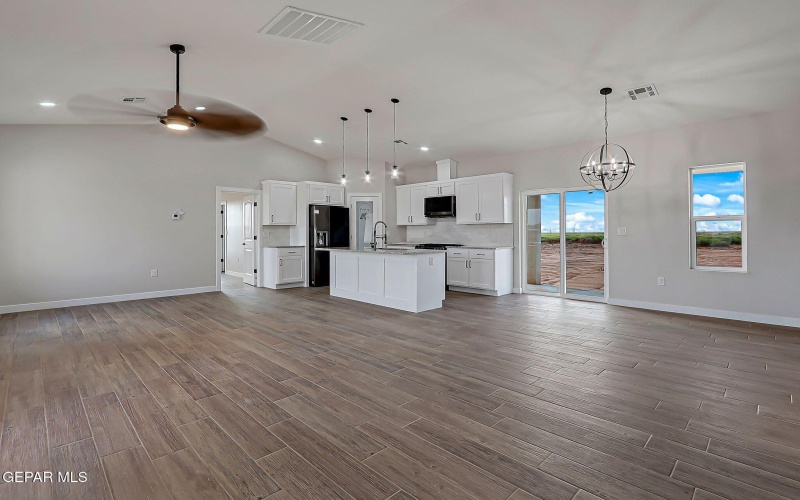 1353 Thar Desert Drive, Chaparral, NM 88081, 3 Habitaciones Habitaciones , ,2 BañosBaños,Residential,En Venta,1353 Thar Desert Drive,907900