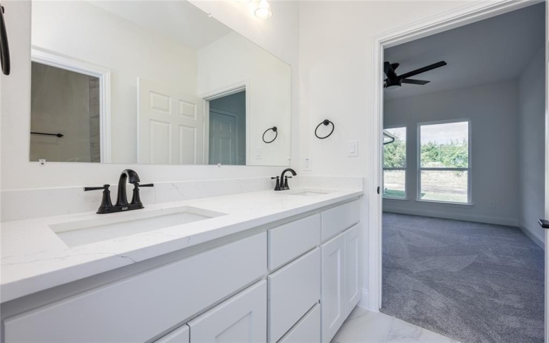 1806 (elm) Cr-2320, Terrell, TX 75160, 4 Habitaciones Habitaciones , ,3 BañosBaños,Residential,En Venta,1806 (elm) Cr-2320,0,20937976