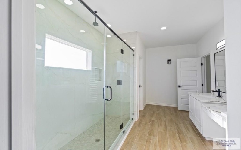 6221 KING PALM LOOP, BROWNSVILLE, TX 78526, 4 Habitaciones Habitaciones , ,3 BañosBaños,Residential,En Venta,6221 KING PALM LOOP,29765437
