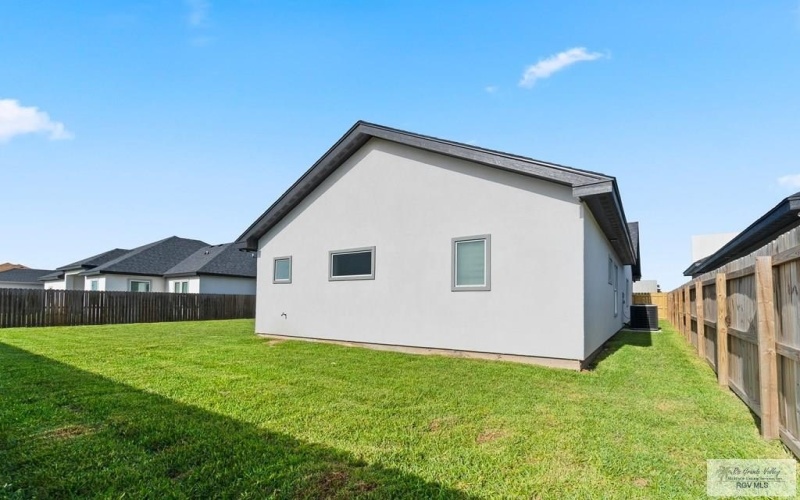 6221 KING PALM LOOP, BROWNSVILLE, TX 78526, 4 Habitaciones Habitaciones , ,3 BañosBaños,Residential,En Venta,6221 KING PALM LOOP,29765437