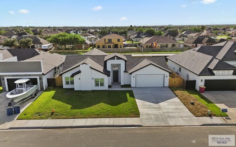 6221 KING PALM LOOP, BROWNSVILLE, TX 78526, 4 Habitaciones Habitaciones , ,3 BañosBaños,Residential,En Venta,6221 KING PALM LOOP,29765437