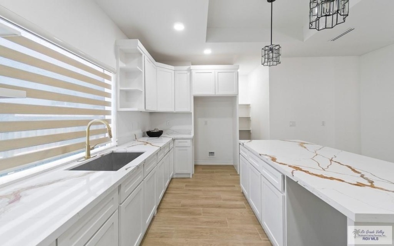 6221 KING PALM LOOP, BROWNSVILLE, TX 78526, 4 Habitaciones Habitaciones , ,3 BañosBaños,Residential,En Venta,6221 KING PALM LOOP,29765437