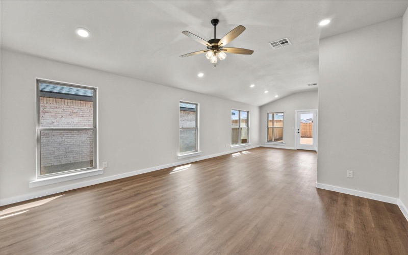 8329 22nd Street, Lubbock, TX 79407, 4 Habitaciones Habitaciones , ,2 BañosBaños,Residential,En Venta,8329 22nd Street,202555206