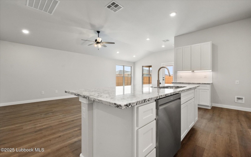 2218 134th Street, Lubbock, TX 79423, 4 Habitaciones Habitaciones , ,2 BañosBaños,Residential,En Venta,2218 134th Street,202555110