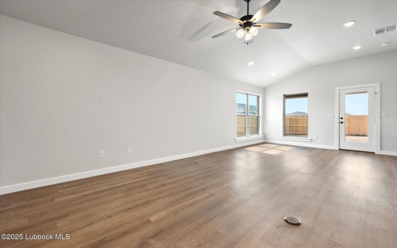 2218 134th Street, Lubbock, TX 79423, 4 Habitaciones Habitaciones , ,2 BañosBaños,Residential,En Venta,2218 134th Street,202555110