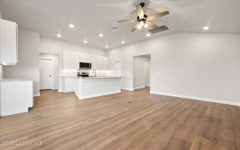 2218 134th Street, Lubbock, TX 79423, 4 Habitaciones Habitaciones , ,2 BañosBaños,Residential,En Venta,2218 134th Street,202555110