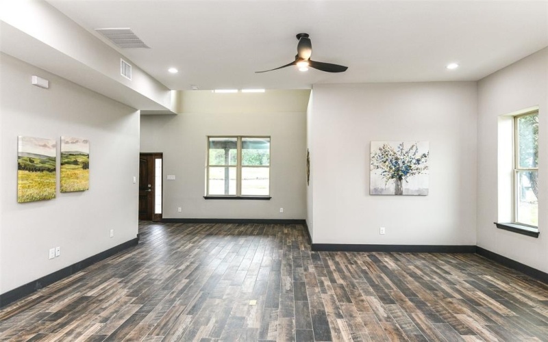8600 Lakeview Drive, Cleburne, TX 76033, 4 Habitaciones Habitaciones , ,3 BañosBaños,Residential,En Venta,8600 Lakeview Drive,20943978