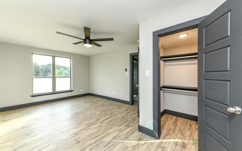 8600 Lakeview Drive, Cleburne, TX 76033, 4 Habitaciones Habitaciones , ,3 BañosBaños,Residential,En Venta,8600 Lakeview Drive,20943978